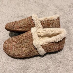 Toms Women's Slippers in Brown and Cream